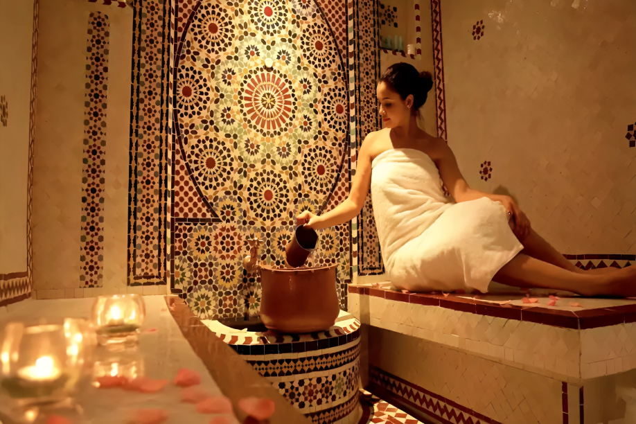 Les rituels du Maroc : secrets de beauté ancestraux entre tradition, bien-être et naturalité 3 Rituel de beauté dans un hammam marocain traditionnel