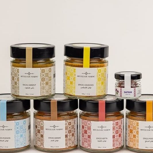 Comment choisir un fournisseur de produits du terroir marocain pour votre épicerie fine ? 7 Pack cuisine avec épices marocaines et huile d’olive extra-vierge bio